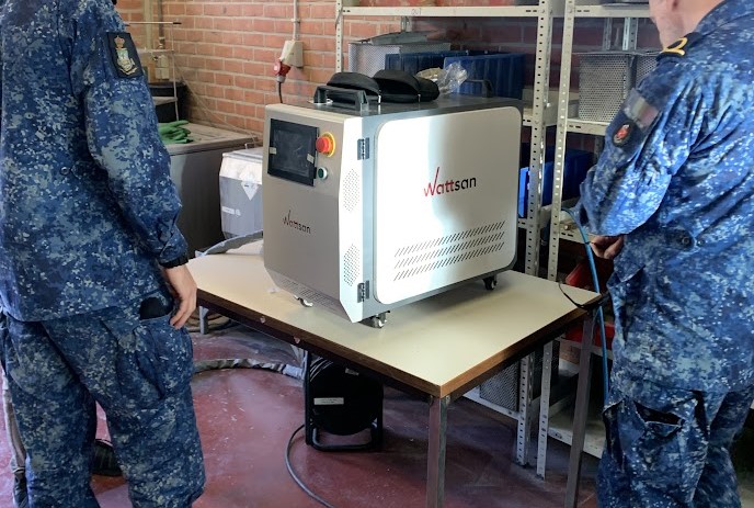 A physical sandbox to evaluate the potential of pulse laser cleaning for the maintenance of naval vessels.